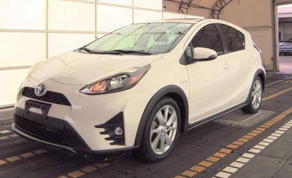 TOYOTA PRIUS C 2018 JTDKDTB39J1616149 image
